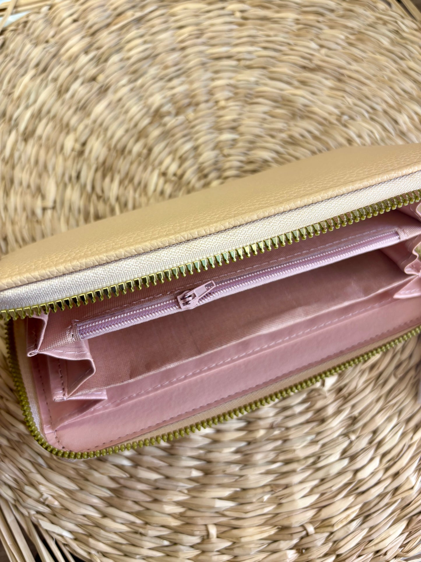 Porte feuille à fermeture éclair beige