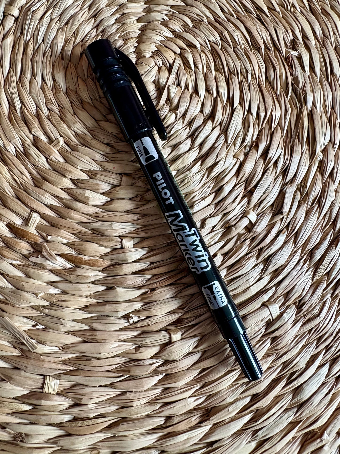 Marqueur permanent double pointe couleurs