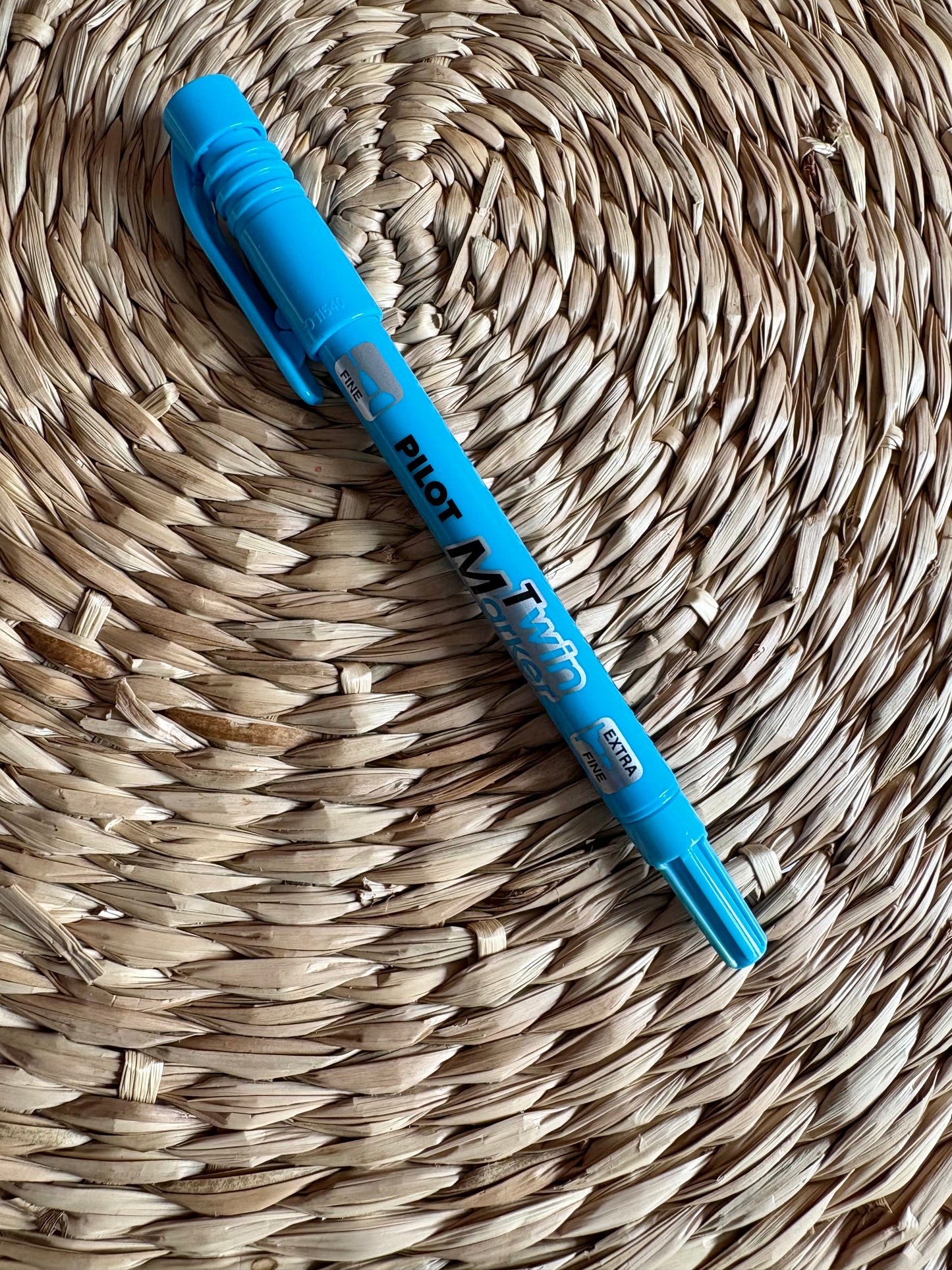 Marqueur permanent double pointe couleurs