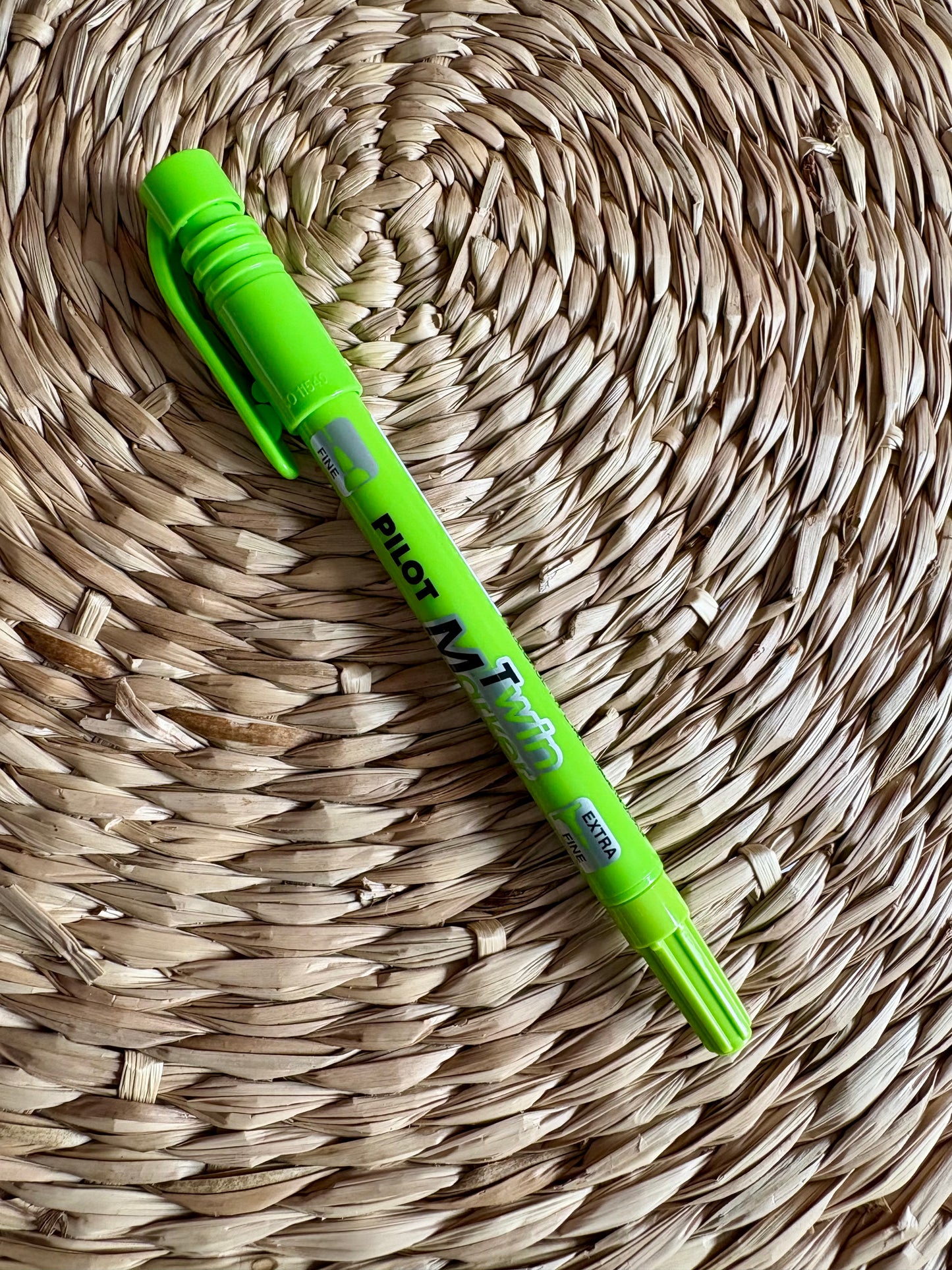 Marqueur permanent double pointe couleurs