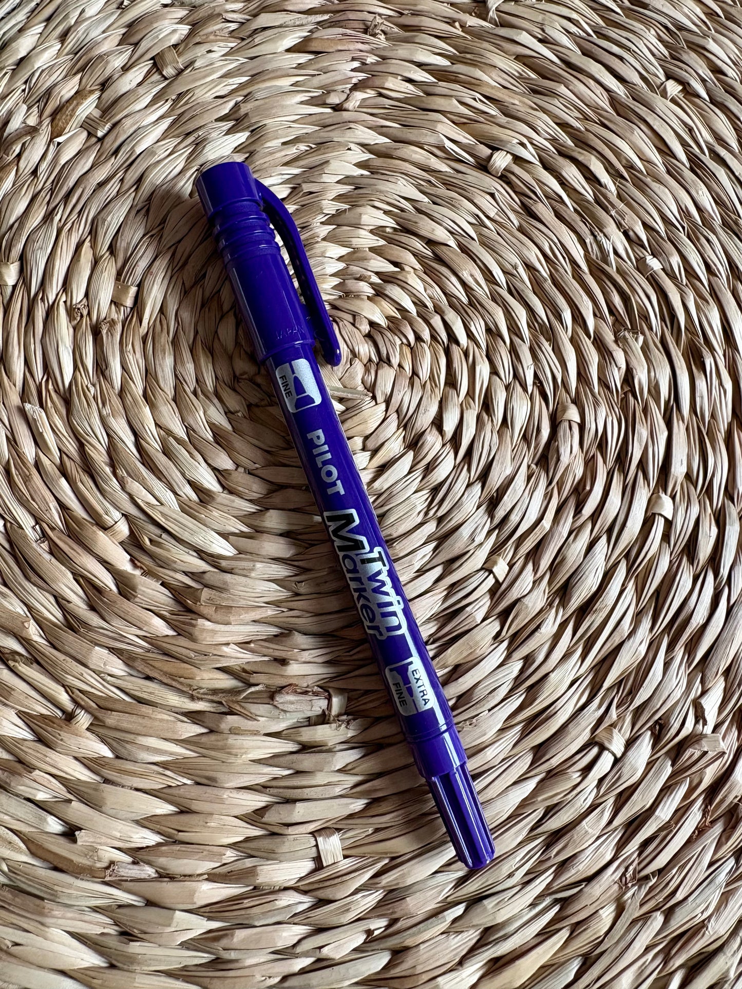 Marqueur permanent double pointe couleurs